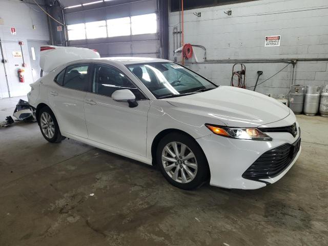  TOYOTA CAMRY 2019 Белы