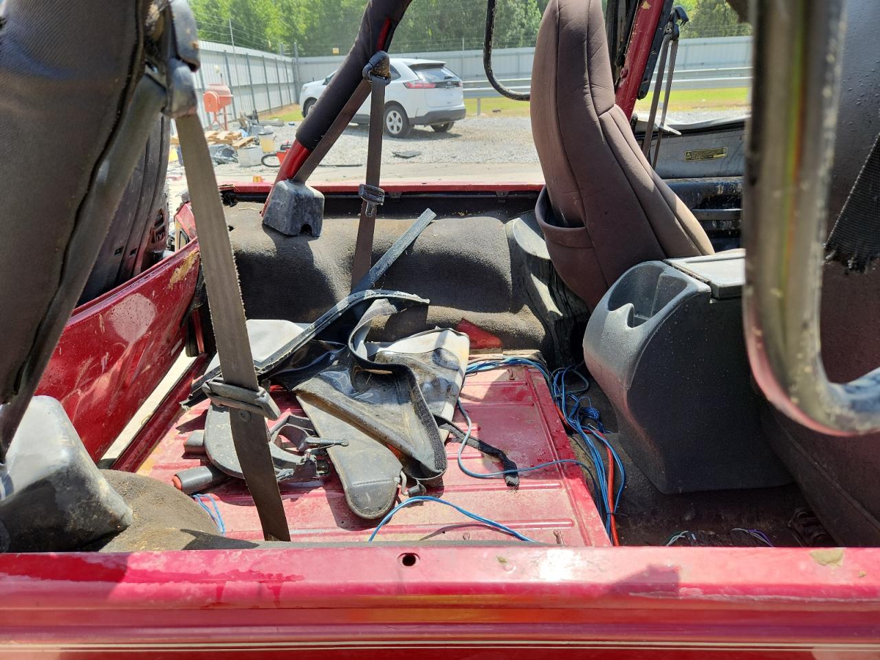 1999 Jeep Wrangler / Tj Se VIN: 1J4FY29P0XP400215 Lot: 64957235