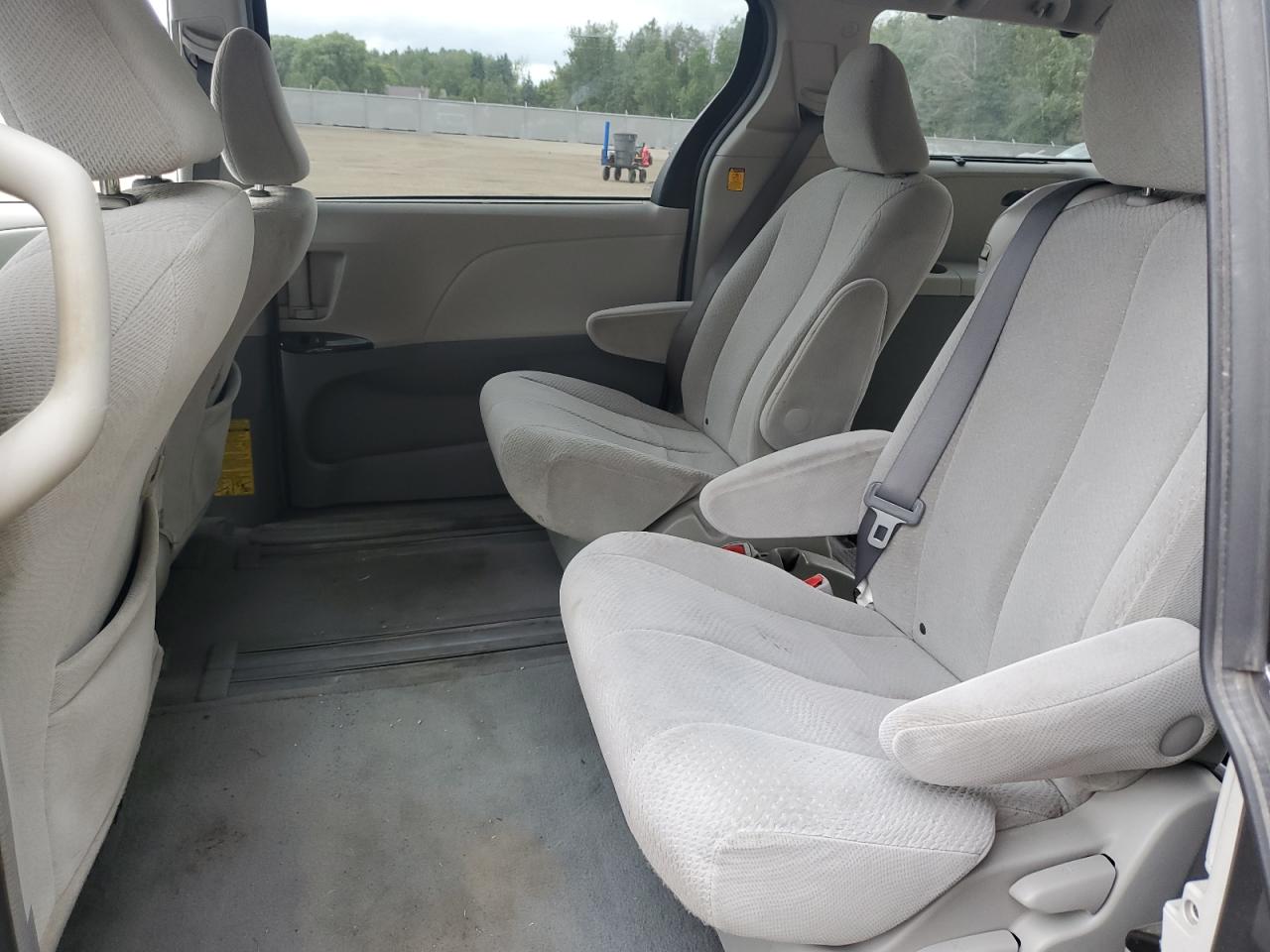 2011 Toyota Sienna Le VIN: 5TDKK3DC7BS085279 Lot: 65245225