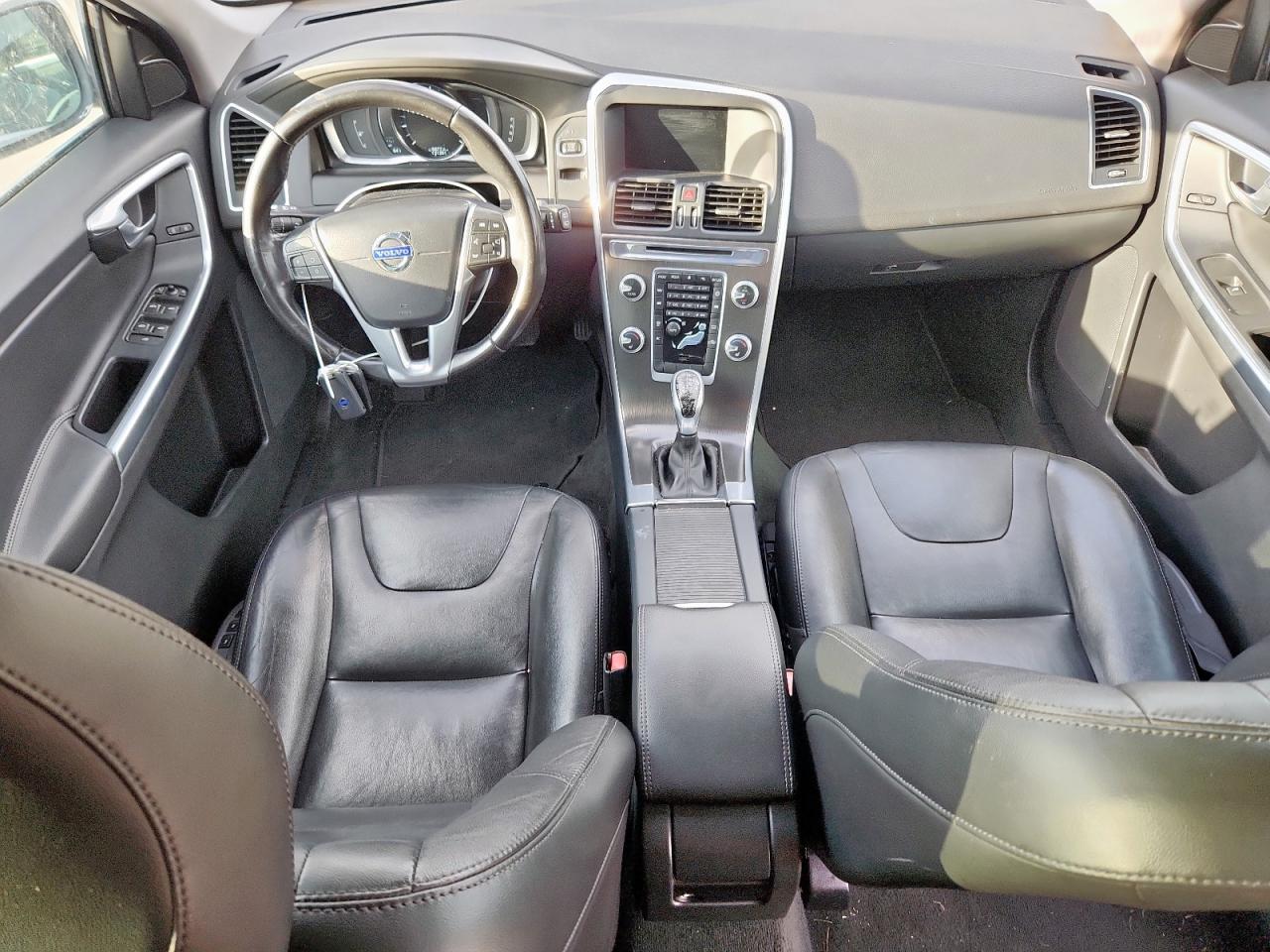 2016 Volvo Xc60 T5 Premier VIN: YV4612RK6G2787345 Lot: 62889835