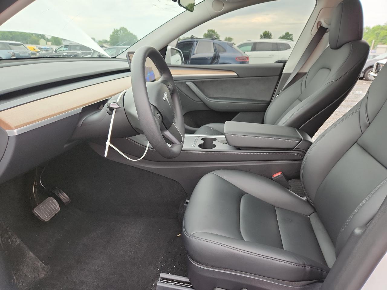 2025 Tesla Model Y VIN: 7SAYGDEE1SA343012 Lot: 63609585