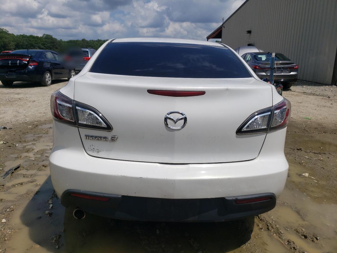2011 Mazda 3 I VIN: JM1BL1VF1B1900132 Lot: 63756975