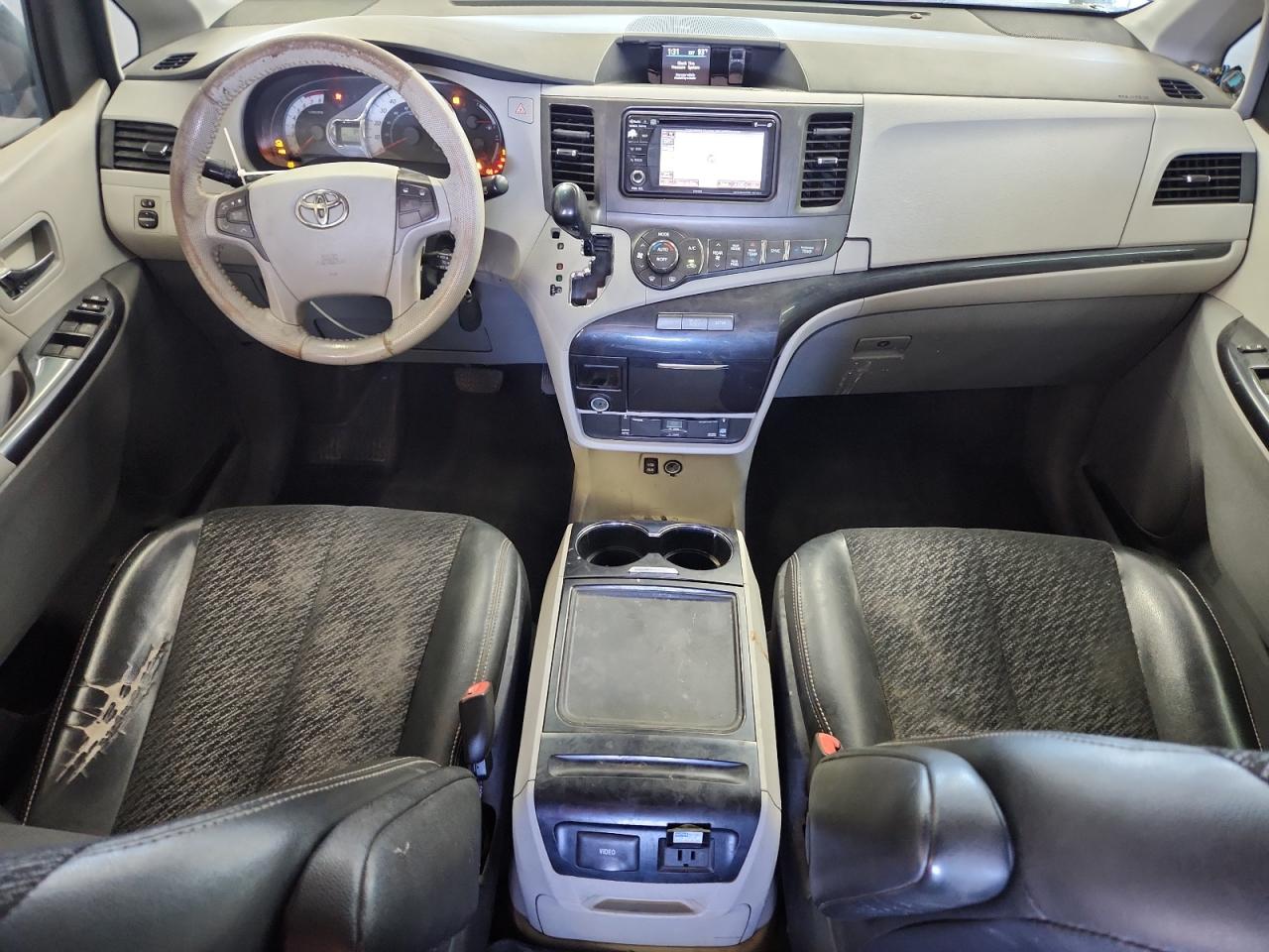 2013 Toyota Sienna Sport VIN: 5TDXK3DCXDS325045 Lot: 64995355