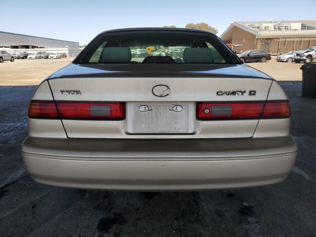 1998 Toyota Camry Ce VIN: 4T1BG22K0WU830795 Lot: 63259375