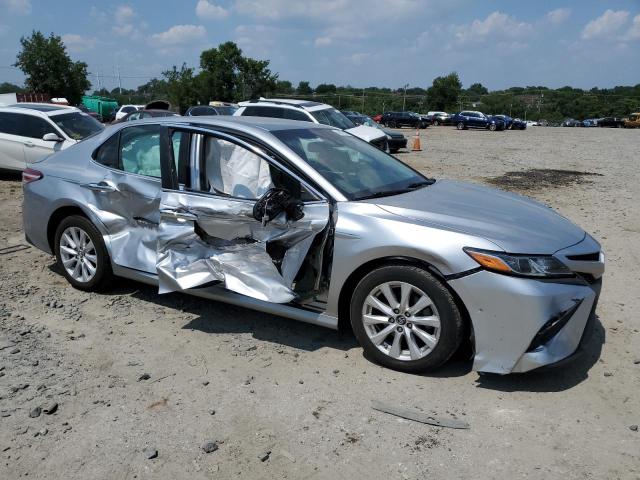  TOYOTA CAMRY 2018 Srebrny