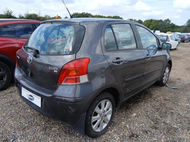 2009 TOYOTA YARIS TR V