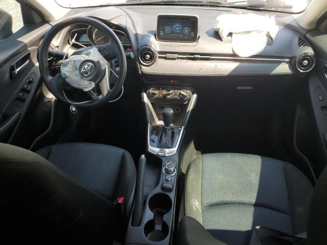  TOYOTA YARIS 2017 Srebrny