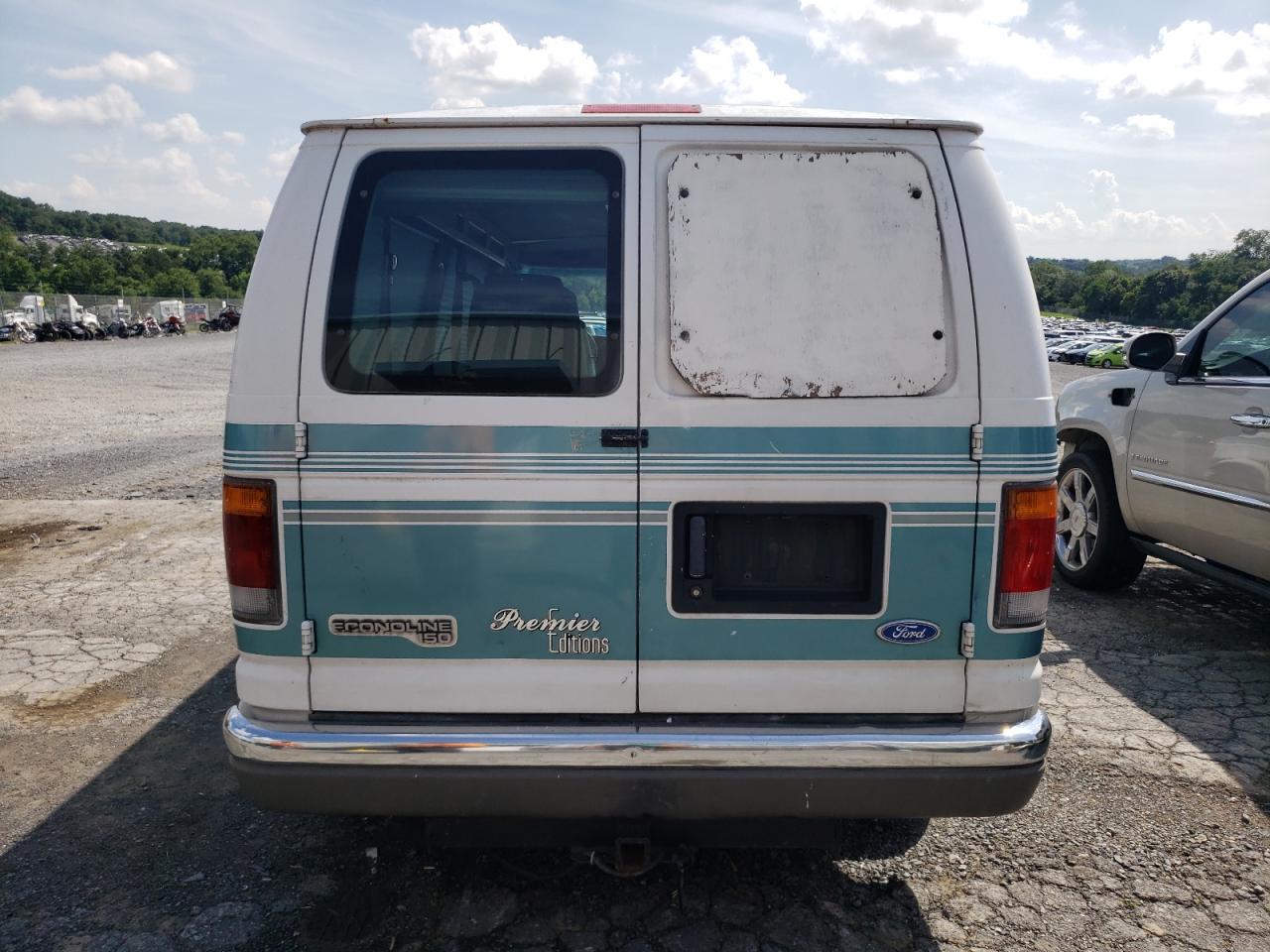 1994 Ford Econoline E150 Van VIN: 1FDEE14H9RHB47425 Lot: 64930555