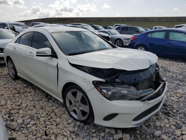 Sedans MERCEDES-BENZ CLA-CLASS 2017 Biały