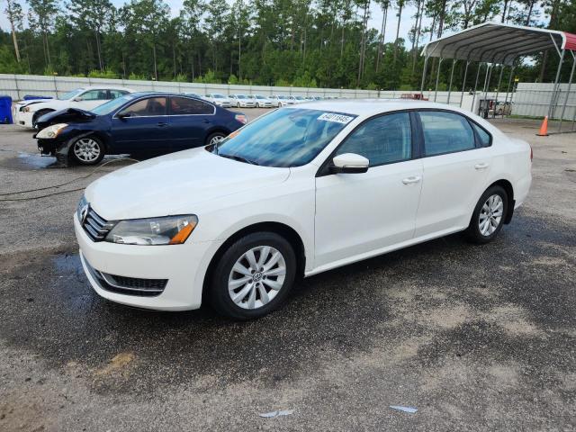  VOLKSWAGEN PASSAT 2013 Белы
