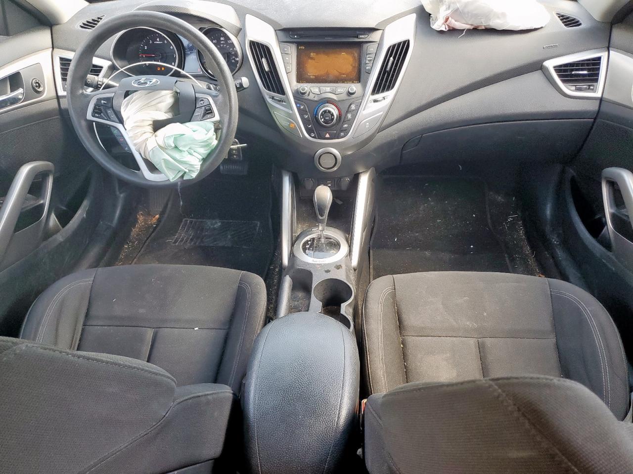 kmhtc6ad5gu268436 KMHTC6AD5GU268436 2016 Hyundai Veloster