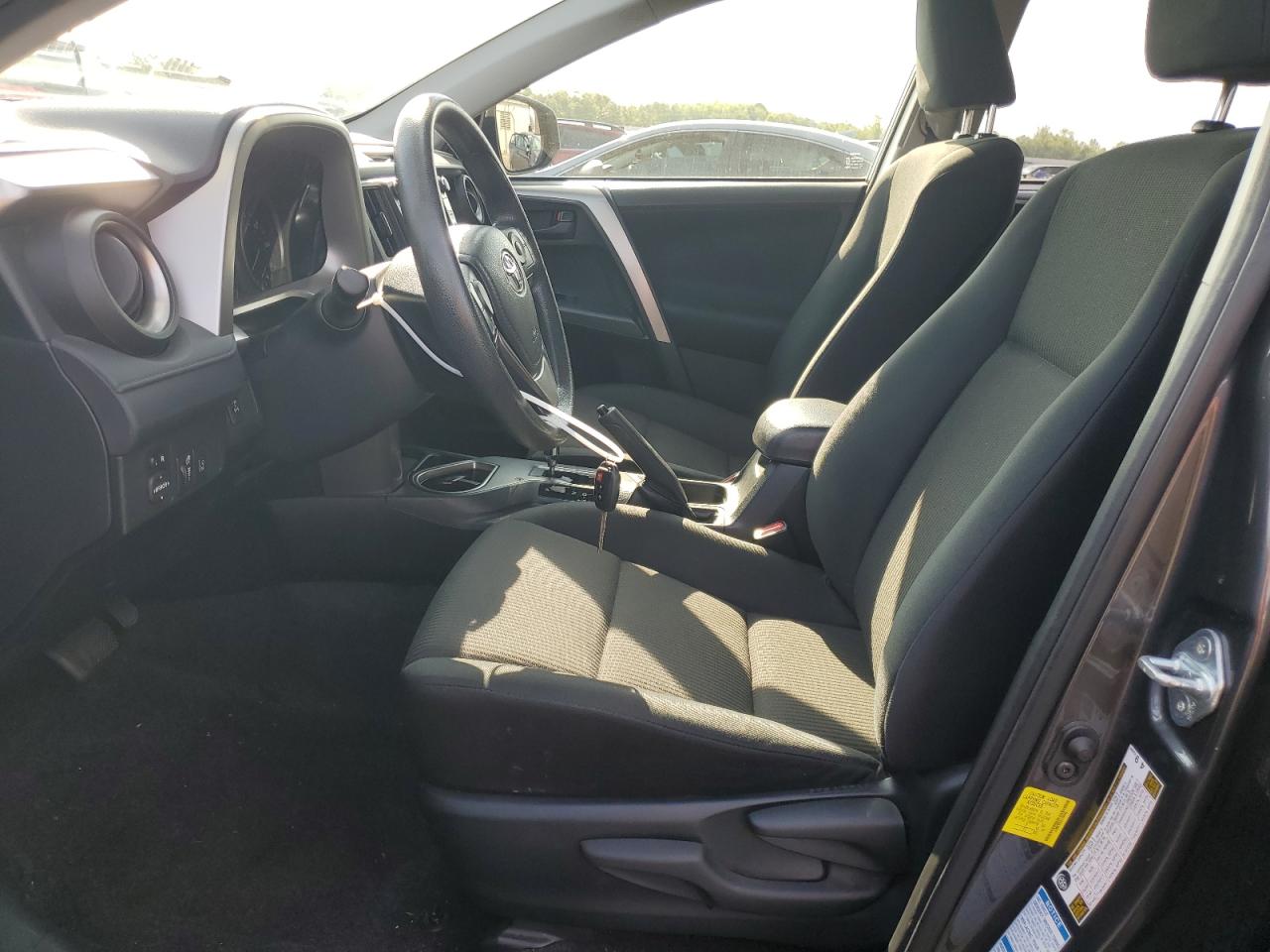2018 Toyota Rav4 Le VIN: JTMBFREV2JJ189164 Lot: 64386285