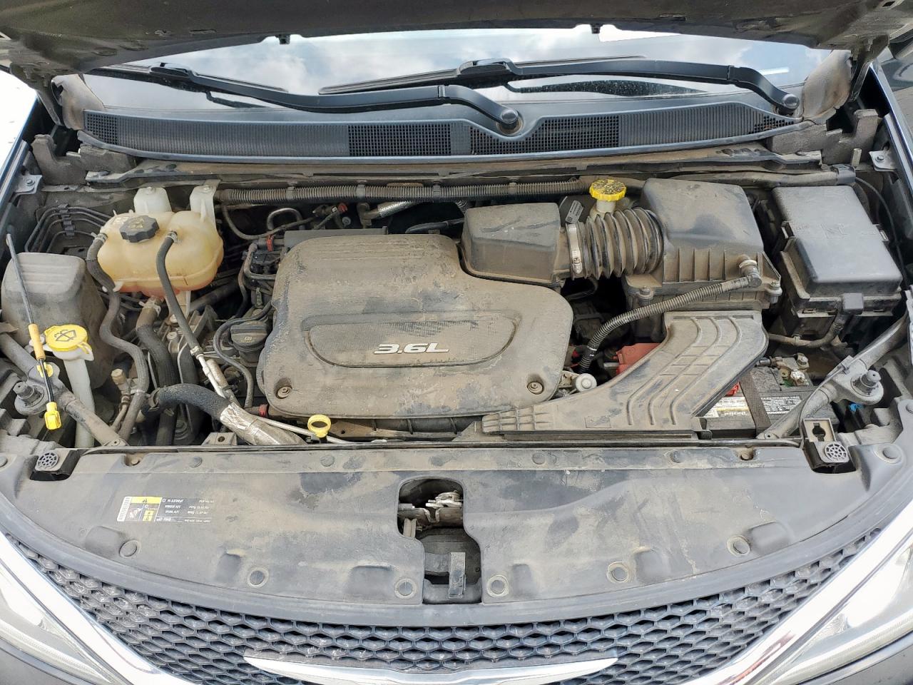 2017 Chrysler Pacifica Touring L VIN: 2C4RC1BG7HR613927 Lot: 63693295