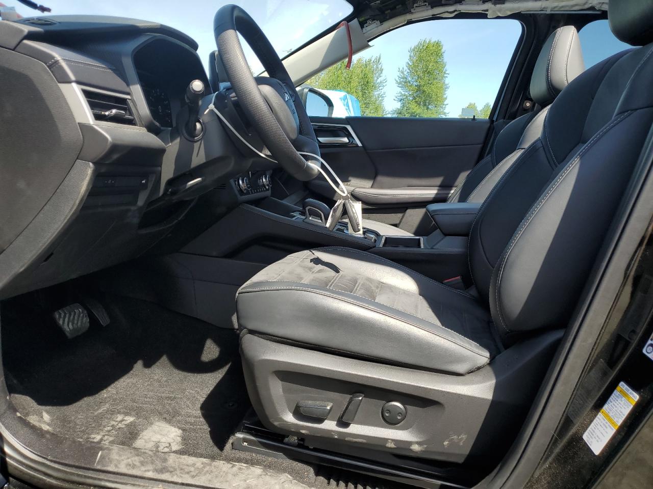 2024 Mitsubishi Outlander Se VIN: JA4J4VA80RZ020827 Lot: 64137755