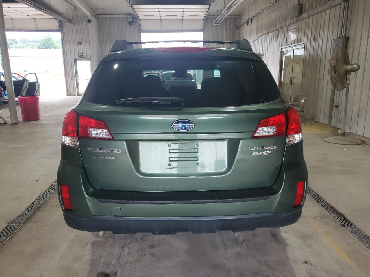 2011 Subaru Outback 2.5I Premium VIN: 4S4BRBCC4B3433303 Lot: 64256345