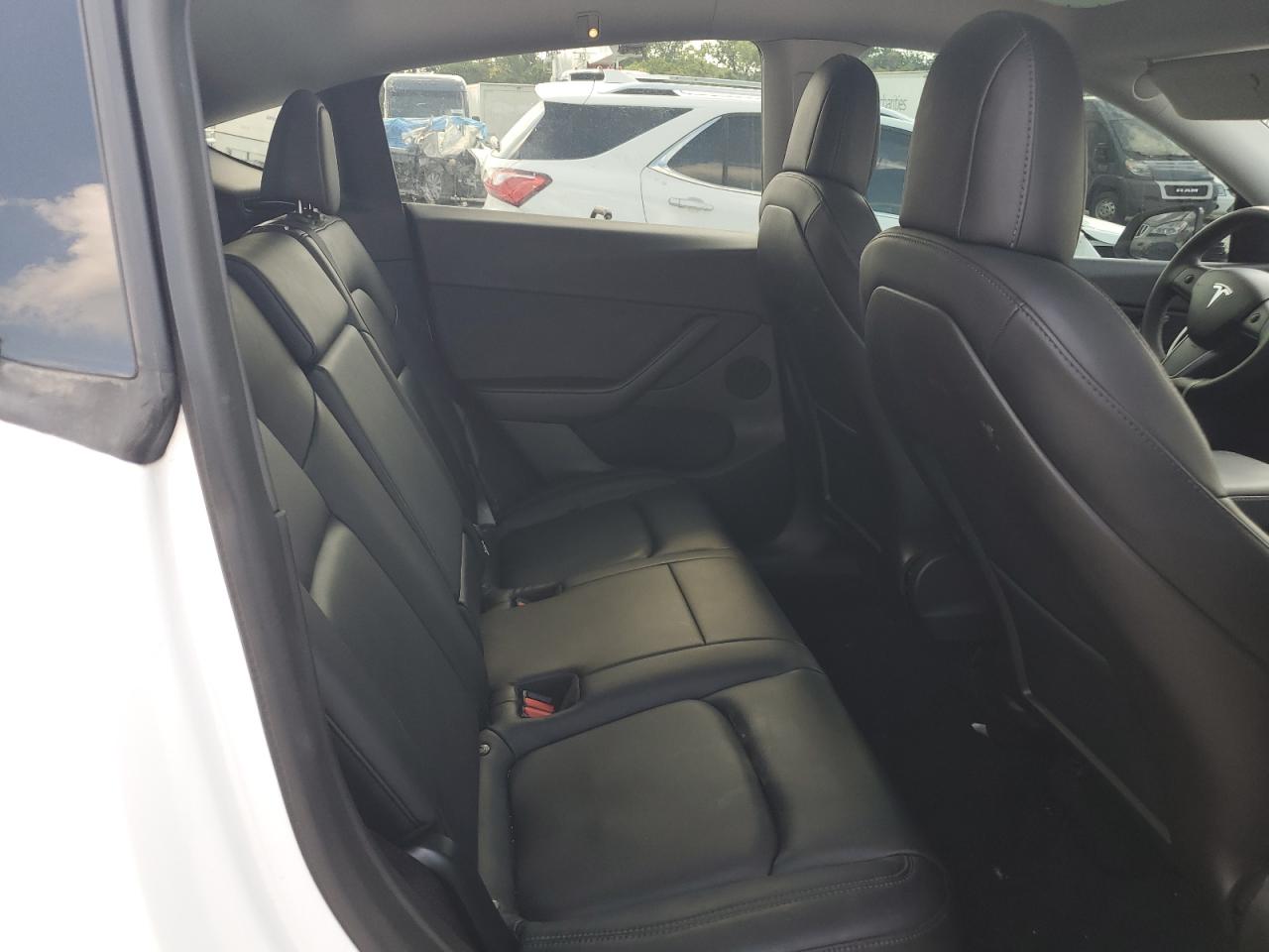 2020 Tesla Model Y VIN: 5YJYGDEE5LF011687 Lot: 64645135
