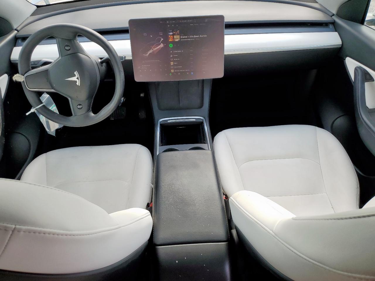 2022 Tesla Model Y VIN: 7SAYGDEE3NF376133 Lot: 63493155