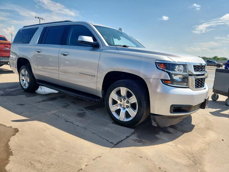  CHEVROLET SUBURBAN 2018 Серебристый
