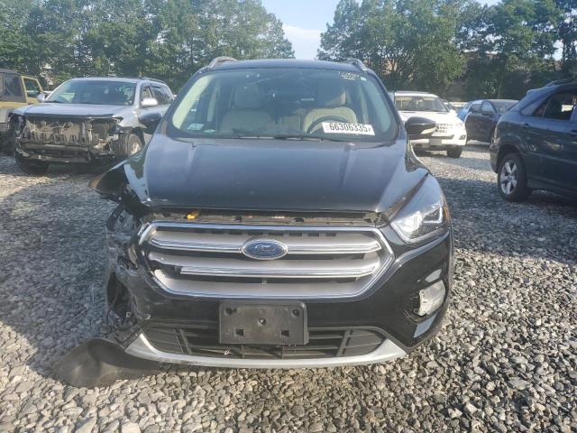  FORD ESCAPE 2017 Czarny