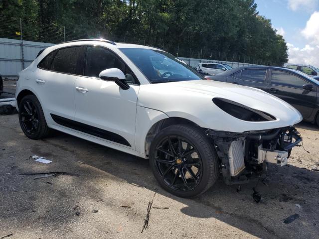 2025 PORSCHE MACAN GTS  