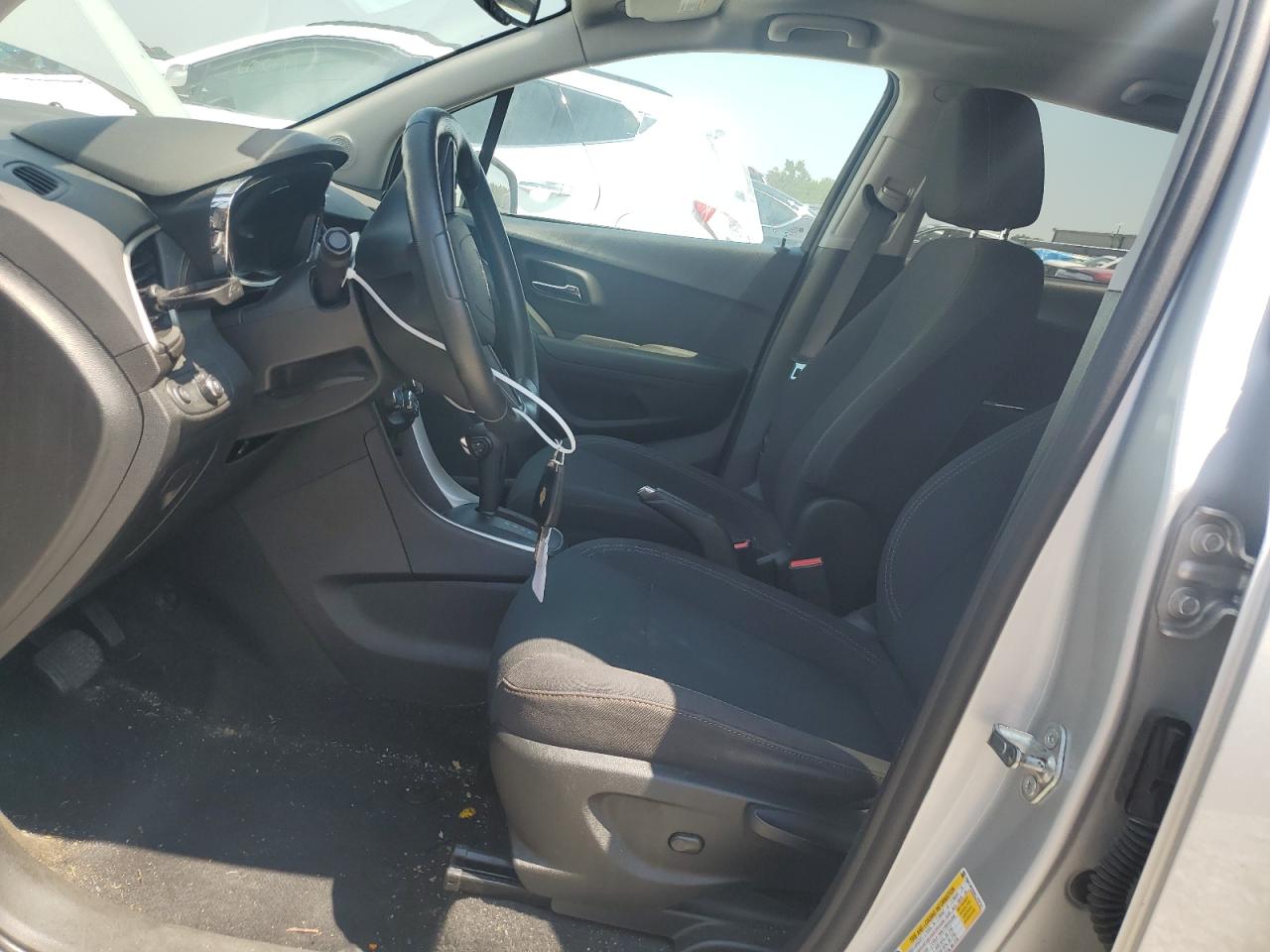 2019 Chevrolet Trax Ls VIN: 3GNCJNSB5KL279724 Lot: 64813385
