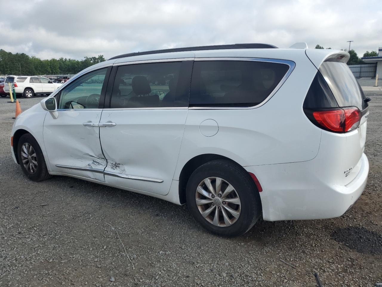 2017 Chrysler Pacifica Touring L VIN: 2C4RC1BG0HR524619 Lot: 64071185