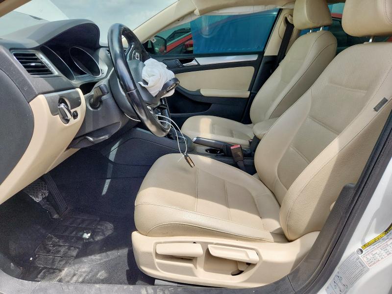  VOLKSWAGEN JETTA 2017 Белый