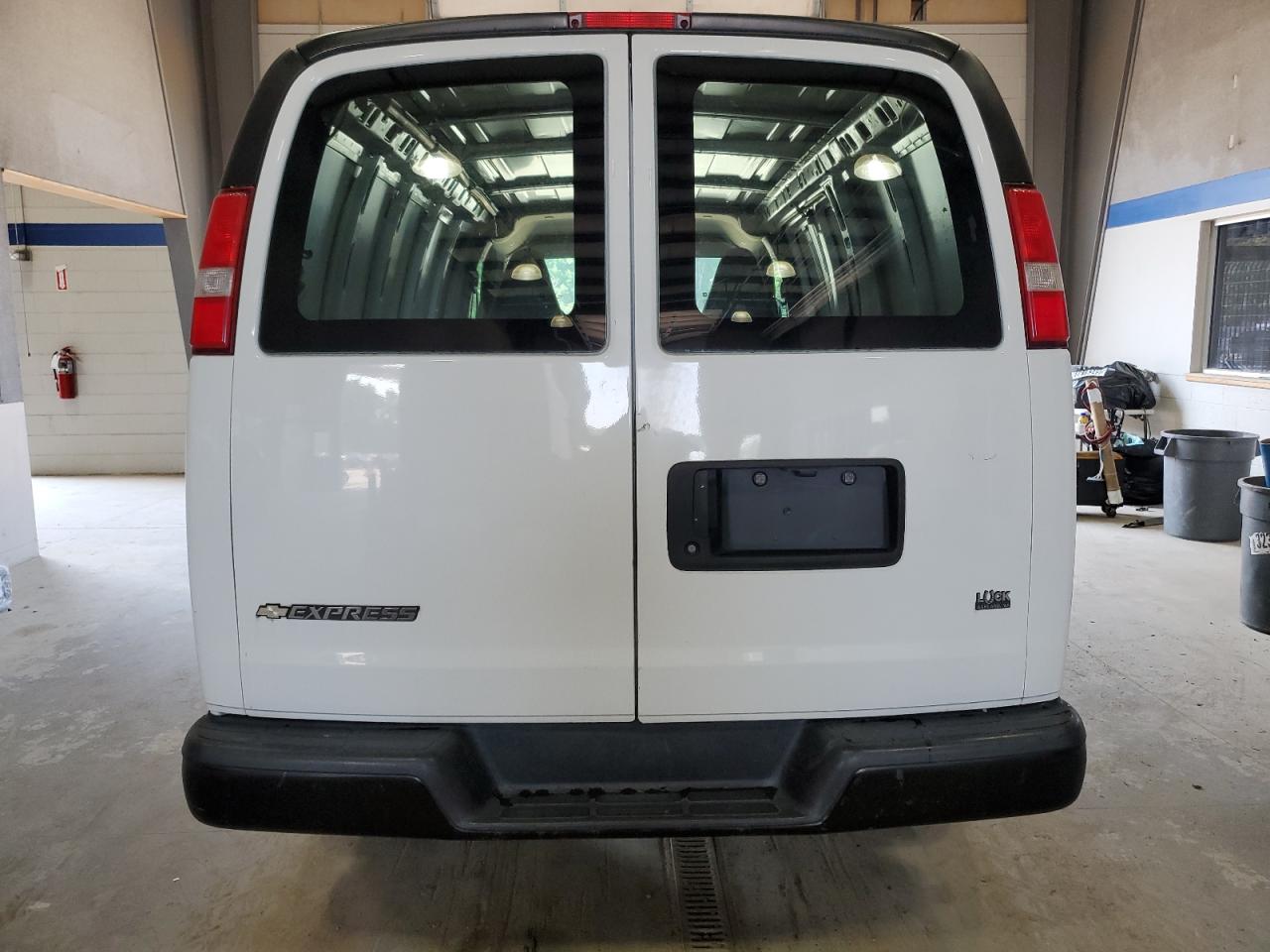 2017 Chevrolet Express G2500 VIN: 1GCWGAFF4H113594 Lot: 65409395