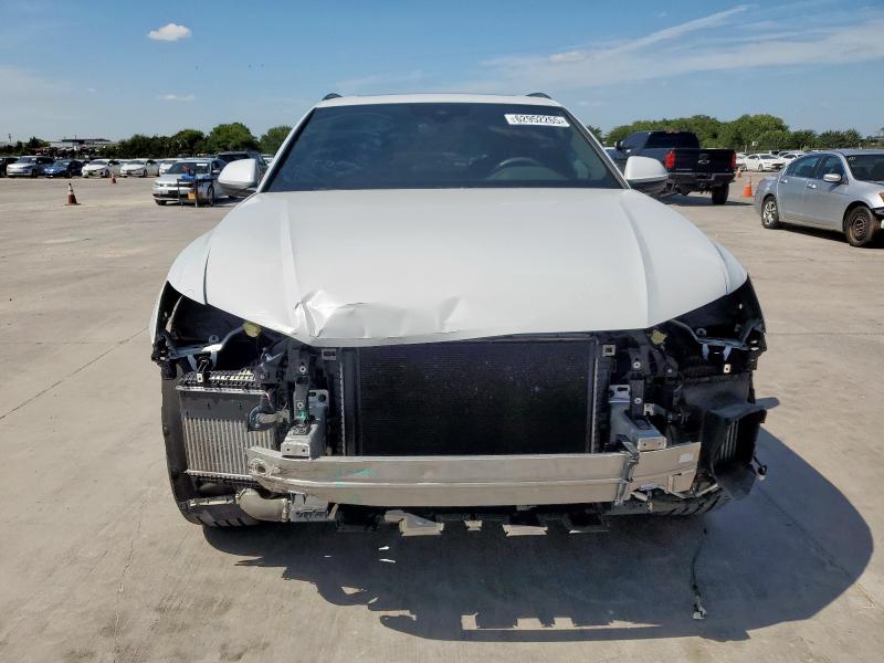  AUDI Q8 2021 Белы