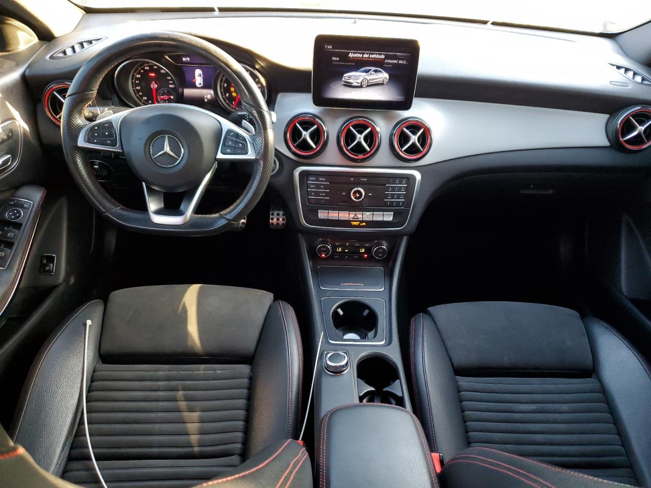 wddsj4ebxjn670088 WDDSJ4EBXJN670088 2018 Mercedes-Benz Cla 250