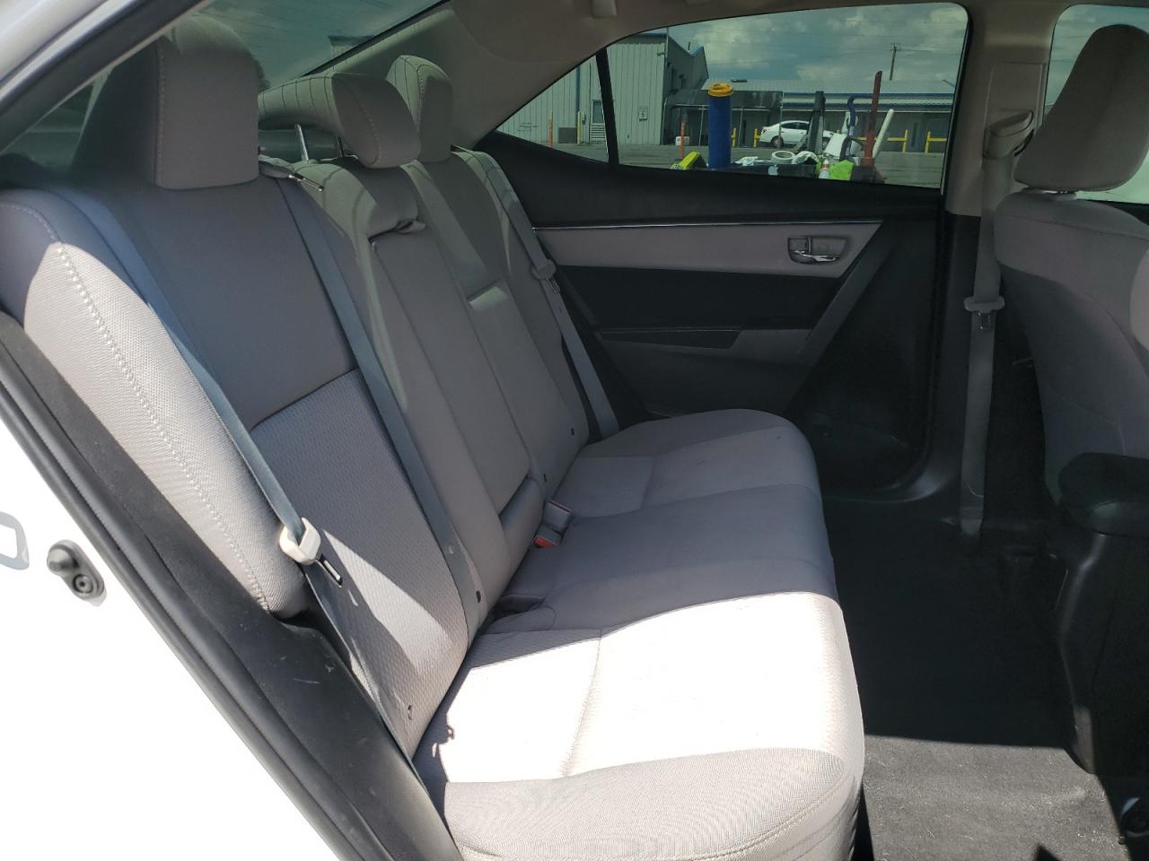 2015 Toyota Corolla L VIN: 5YFBURHE9FP196438 Lot: 65580115