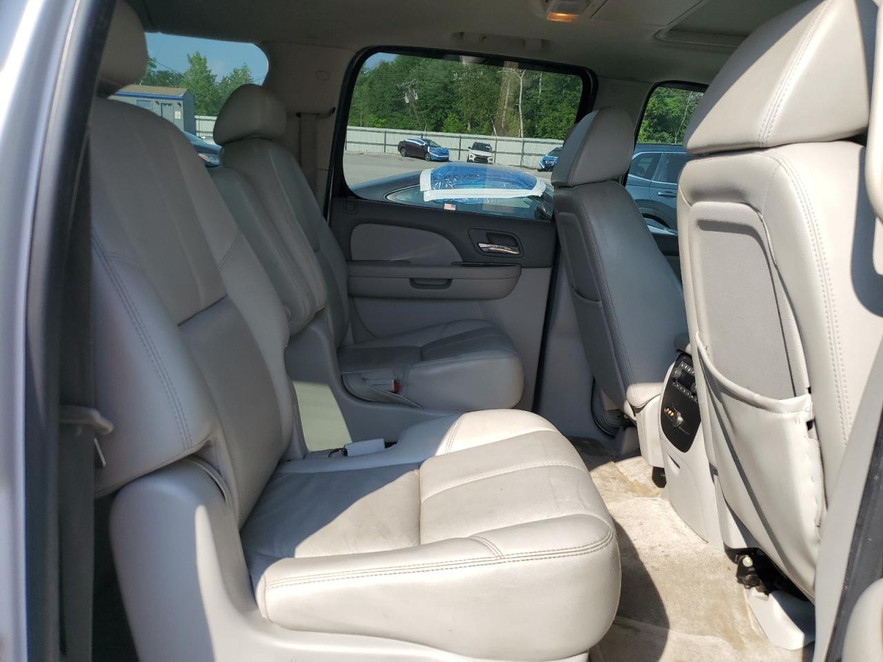 2007 Chevrolet Suburban K1500 VIN: 1GNFK16Y77R376764 Lot: 64812405