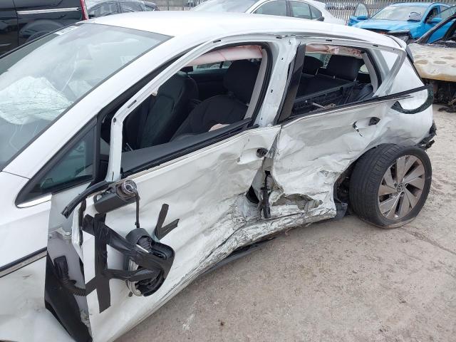 2021 VOLKSWAGEN GOLF STYLE