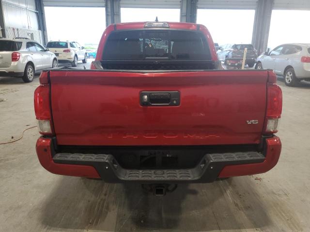 Pickups TOYOTA TACOMA 2016 Czerwony