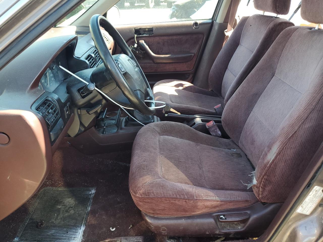 1992 Honda Accord Lx VIN: 1HGCB7552NA176443 Lot: 62196415