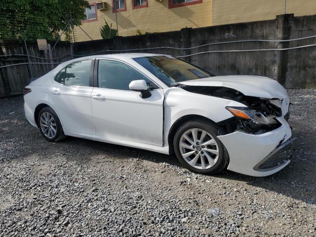  TOYOTA CAMRY 2022 Белы