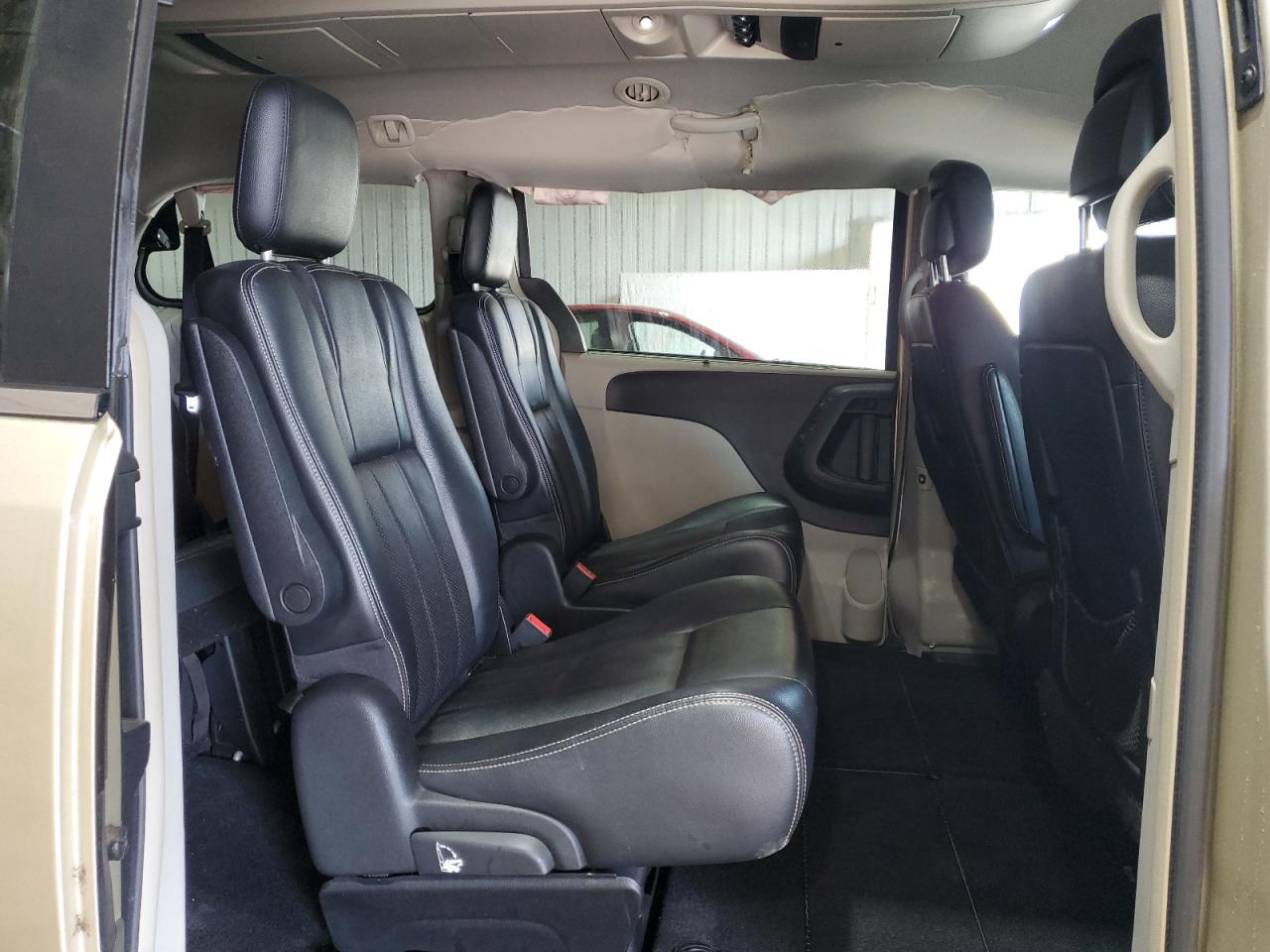 2011 Chrysler Town & Country Touring L VIN: 2A4RR8DG2BR783876 Lot: 65210265