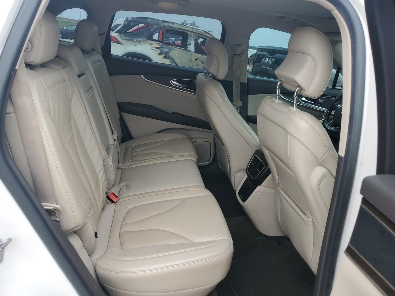 2lmtj6lr1gbl56697 2LMTJ6LR1GBL56697 2016 Lincoln Mkx Reserve