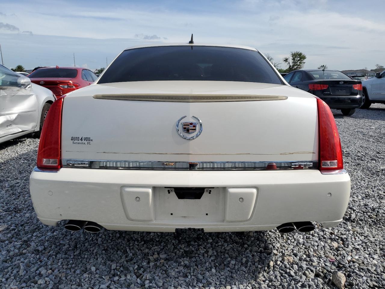 2008 Cadillac Dts VIN: 1G6KD57Y08U198558 Lot: 63670825