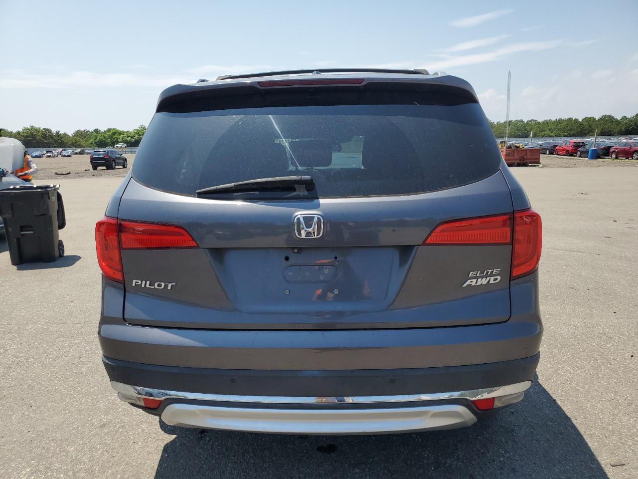 2016 Honda Pilot Elite VIN: 5FNYF6H05GB070727 Lot: 63447015