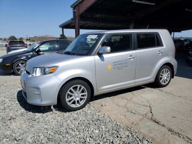 Parquets TOYOTA SCION 2015 Srebrny