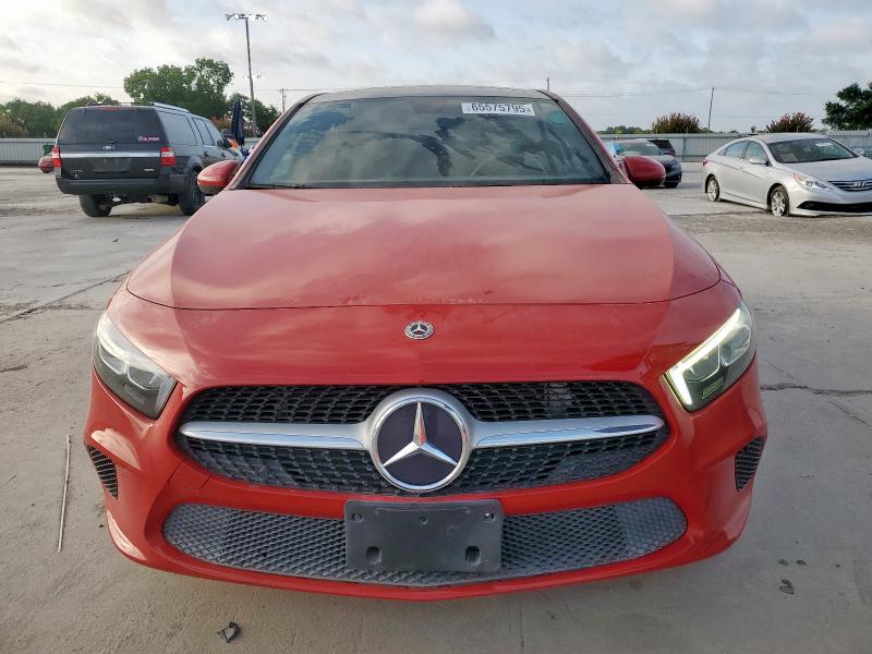 MERCEDES-BENZ A-CLASS 2020 Czerwony