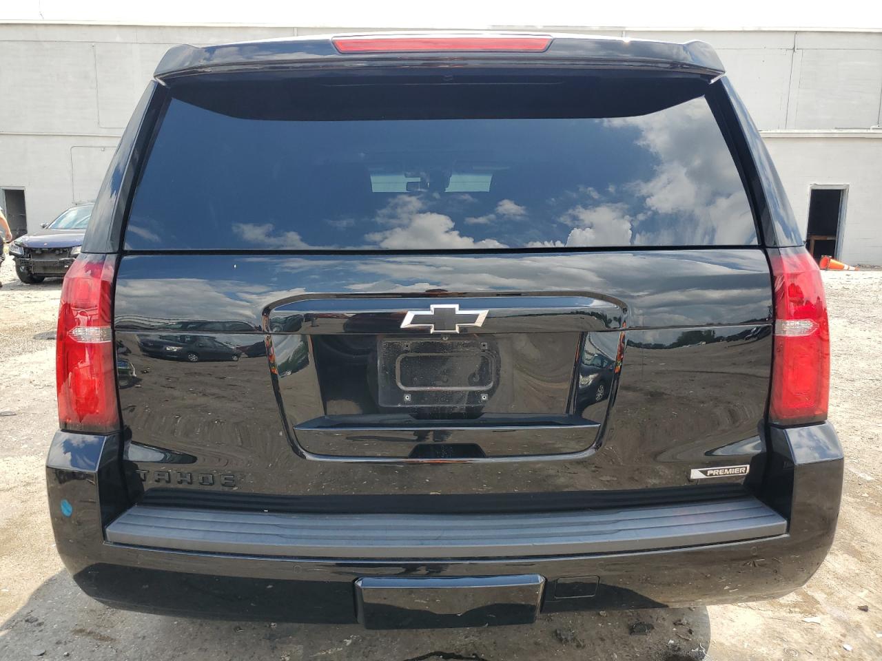 2018 Chevrolet Tahoe K1500 Premier VIN: 1GNSKCKJ5JR202413 Lot: 63516365