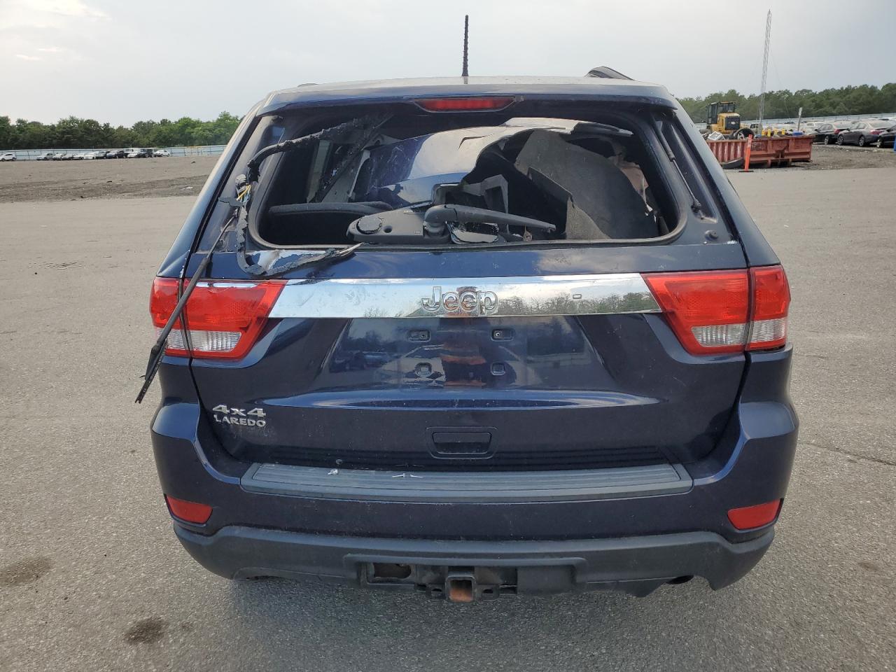 1C4RJFAG1CC274961 2012 Jeep Grand Cherokee Laredo