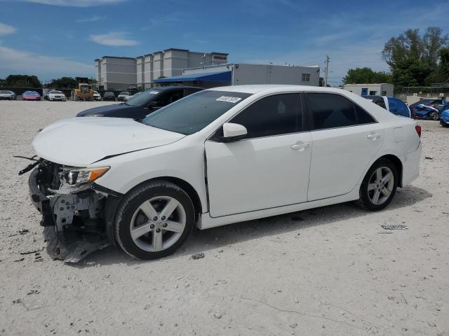  TOYOTA CAMRY 2014 Biały