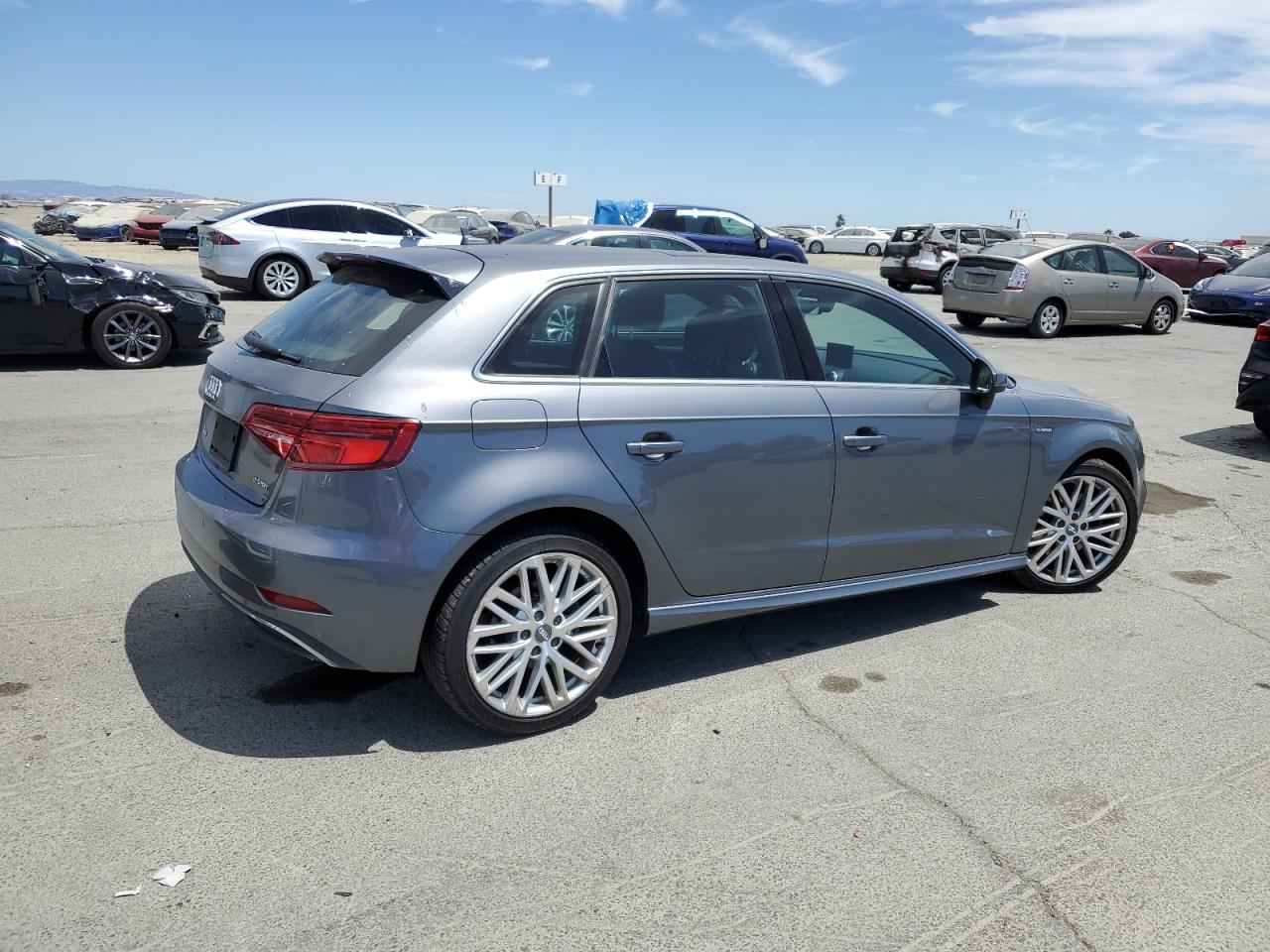 2018 Audi A3 E-Tron Prestige VIN: WAUSPBFF5JA058674 Lot: 65829045