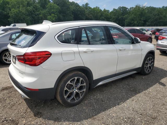  BMW X1 2021 Белы
