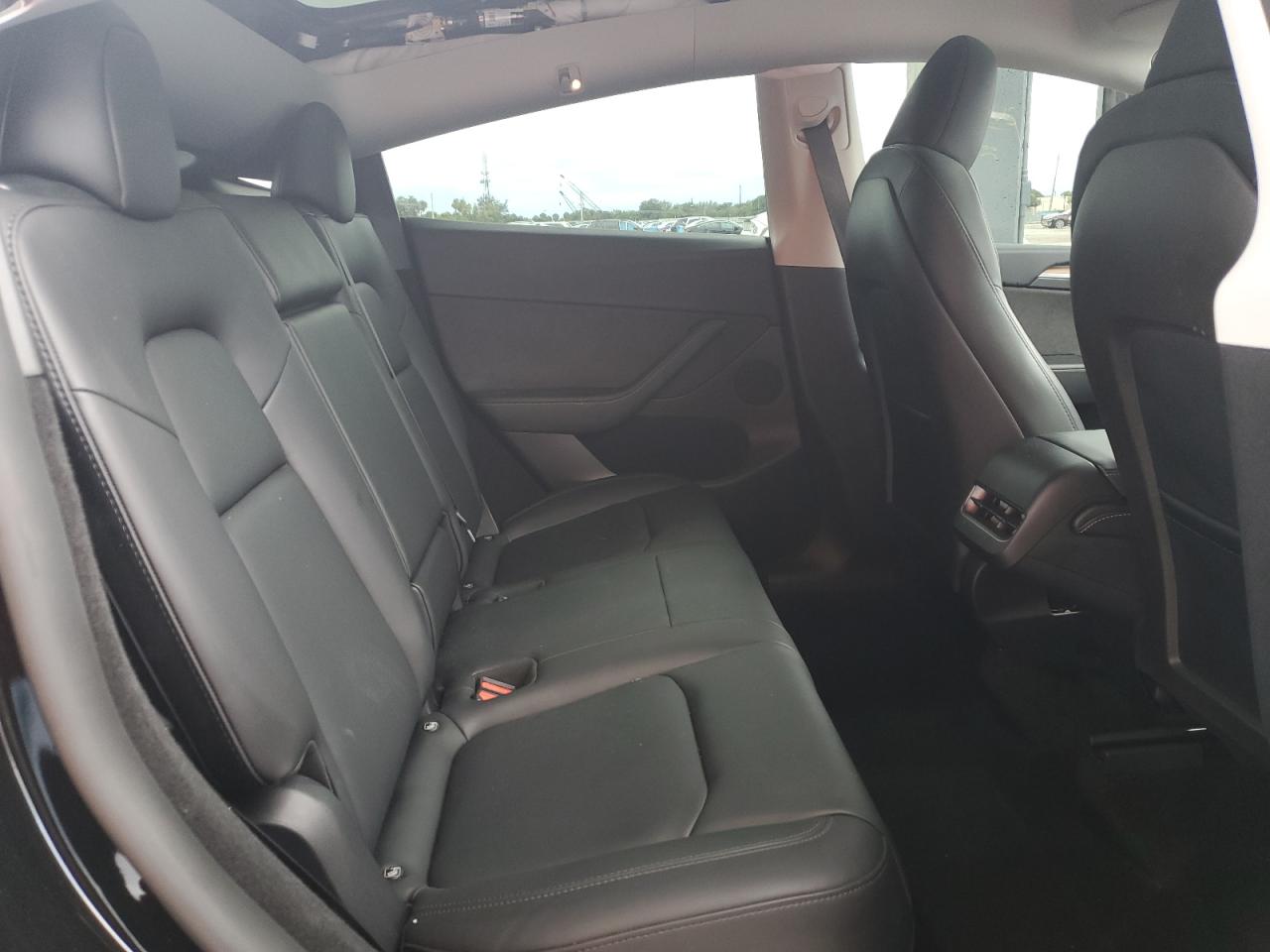 2024 Tesla Model Y VIN: 7SAYGDEF7RF045702 Lot: 63604495