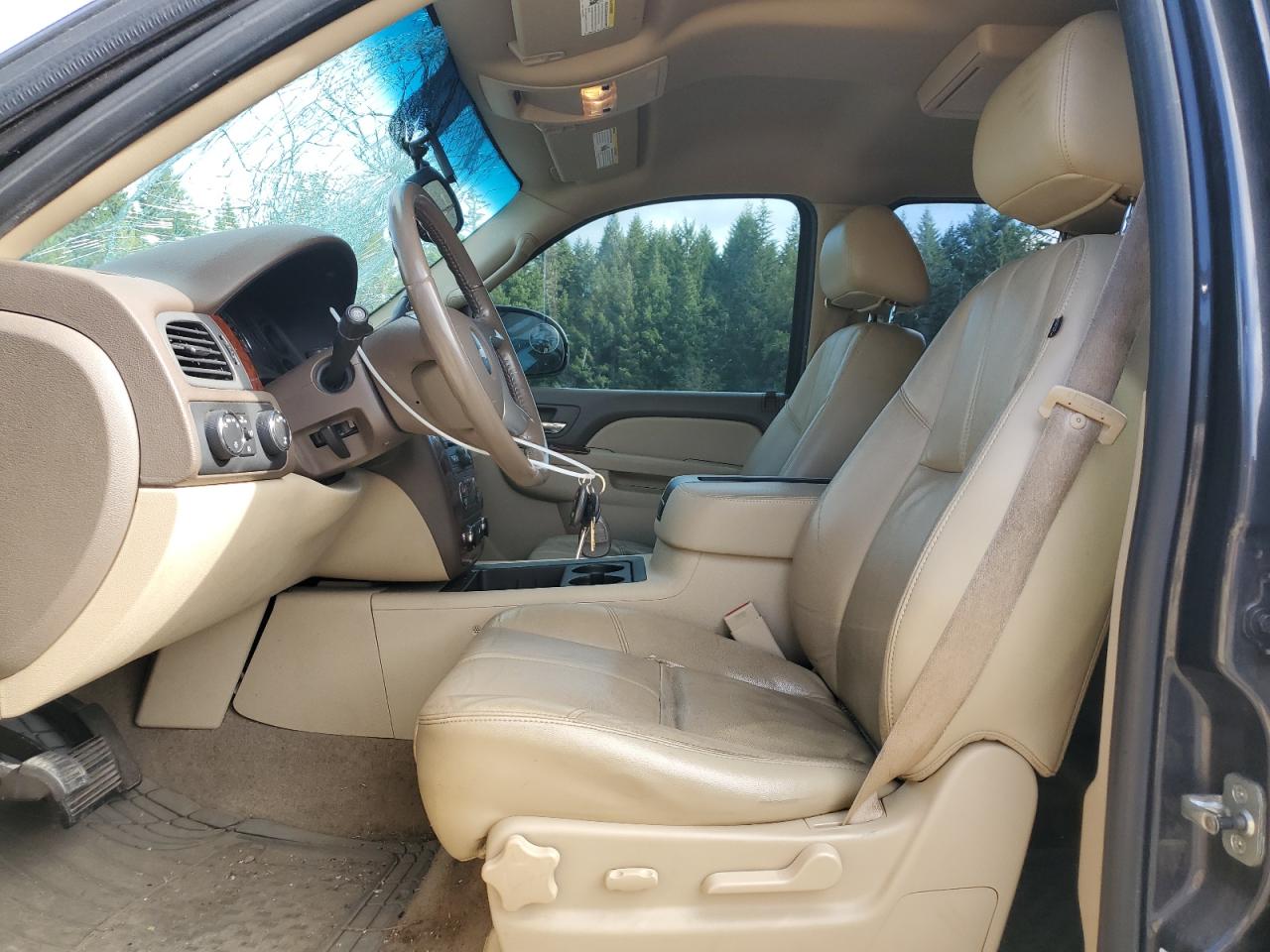 2010 Chevrolet Suburban K1500 Lt VIN: 1GNUKJE38AR133422 Lot: 63240585