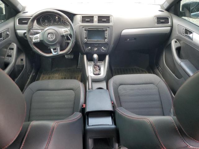Sedans VOLKSWAGEN JETTA 2013 Srebrny